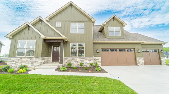 $929,900 | 4805 Princess Drive, Valparaiso, IN 46383