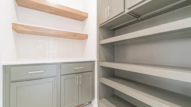 $929,900 | 4805 Princess Drive, Valparaiso, IN 46383