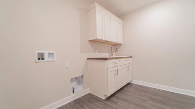 $929,900 | 4805 Princess Drive, Valparaiso, IN 46383