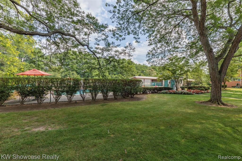 964 South Adams Road, Unit 8 Birmingham, MI 48009 - Photo 20 of 23 Gallery Image 20