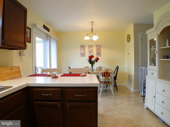 505 Ward Road Brookhaven, PA 19015 - Photo 11 of 25 Kitchen