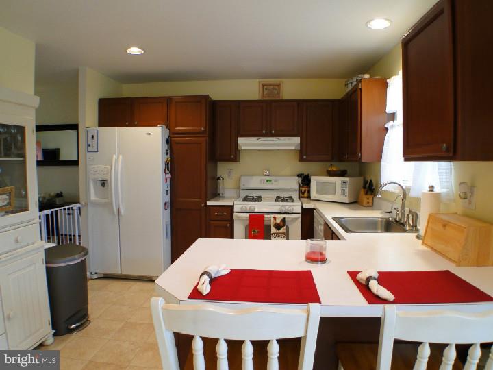 505 Ward Road Brookhaven, PA 19015 - Photo 10 of 25 Kitchen