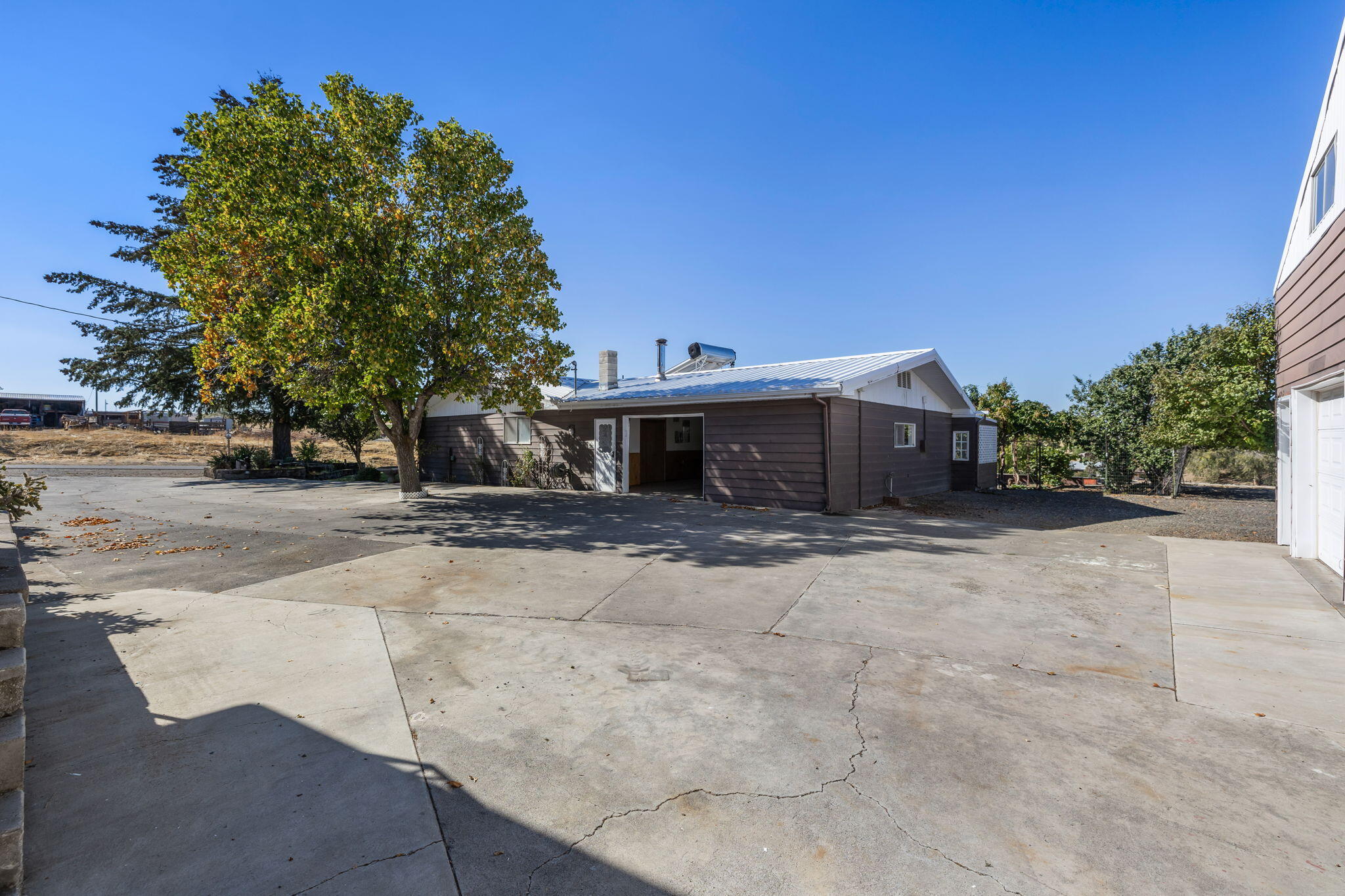 2752 Southwest Aaron Street Madras, OR 97741 - Photo 42 of 51 2024_10_05_2752_sw_aaron_St_madras-35