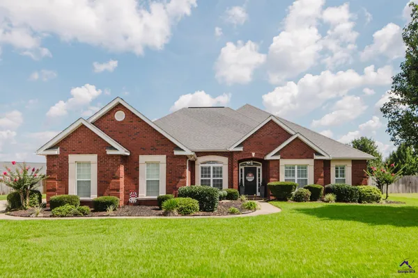 $369,900 | 610 Twelve Oaks Drive, Warner Robins, GA 31088