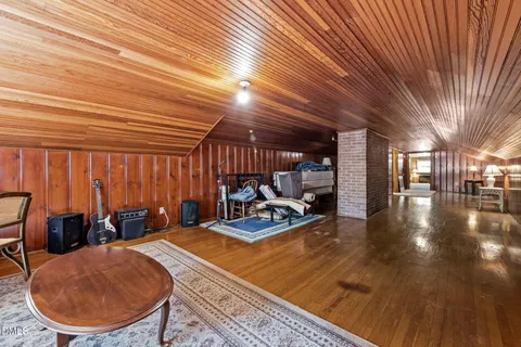 $825,000 | 68 Oakwood Drive, Chapel Hill, NC 27517