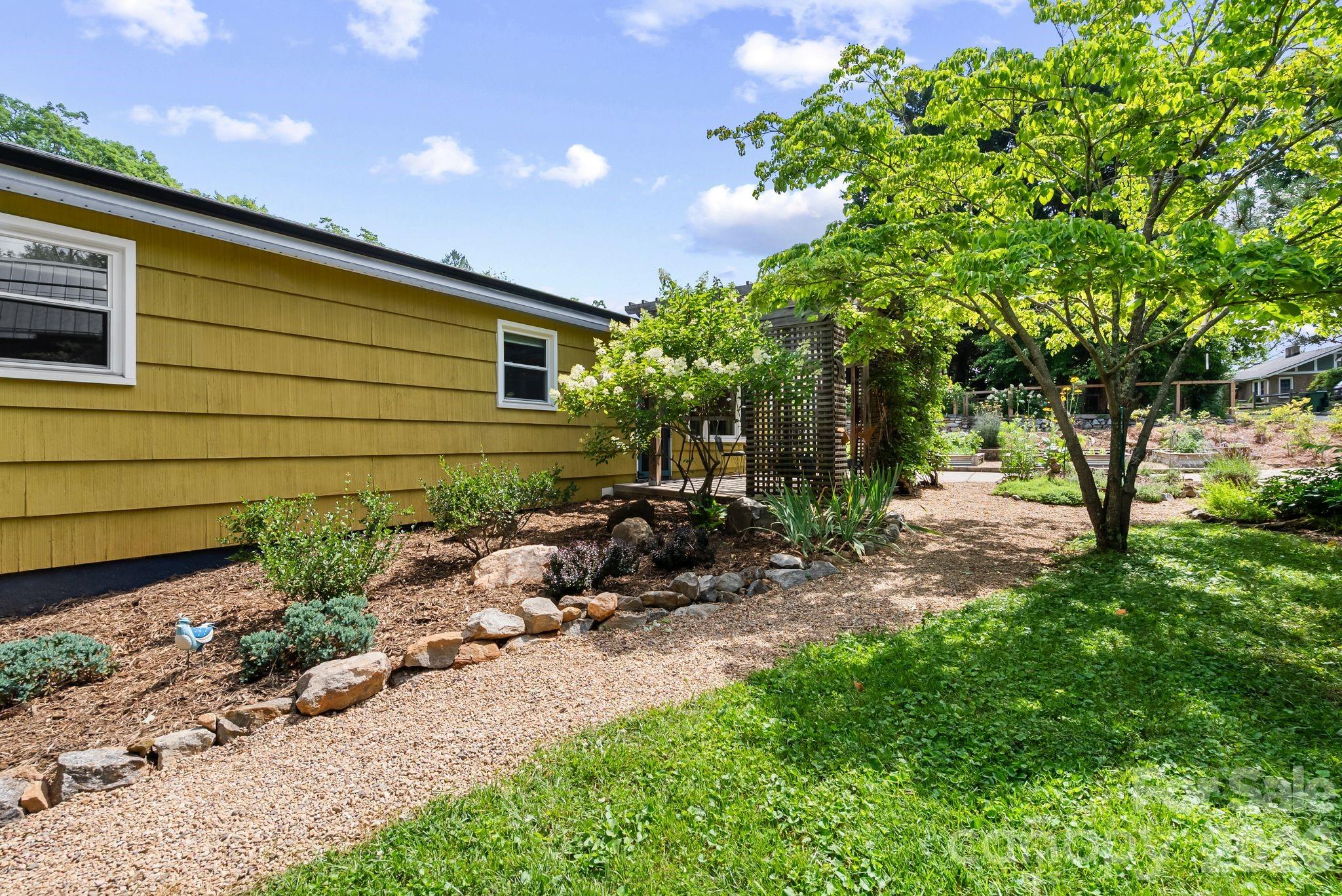 321 Sulphur Springs Road Asheville, NC 28806 - Photo 5 of 48