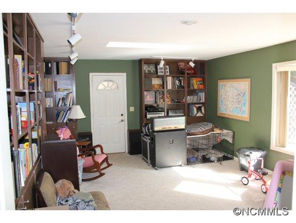 887 Thunder Road Brevard, NC 28712 - Photo 17 of 24 Gallery Image 17