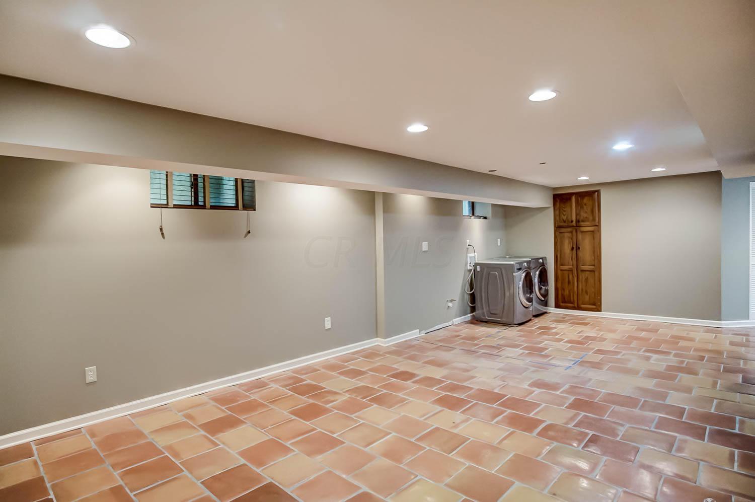 2297 Fairfax Road Columbus, OH 43221 - Photo 33 of 40