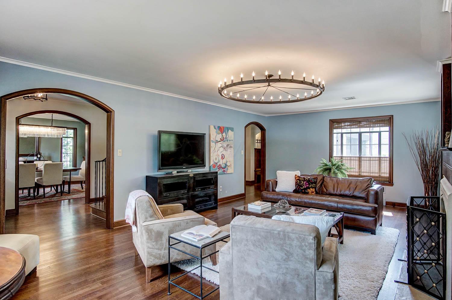 2297 Fairfax Road Columbus, OH 43221 - Photo 5 of 40