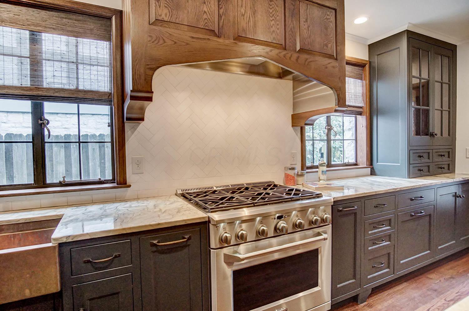 2297 Fairfax Road Columbus, OH 43221 - Photo 10 of 40