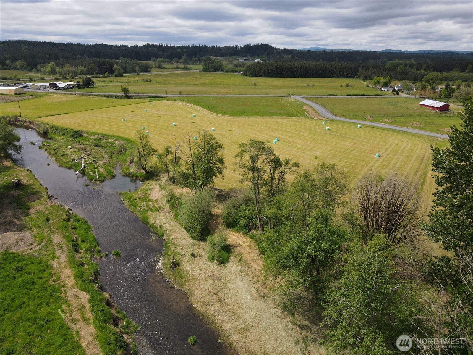 116 Anglers Lane Chehalis, WA 98532 - Photo 25 of 27 a view of a city with an ocean view