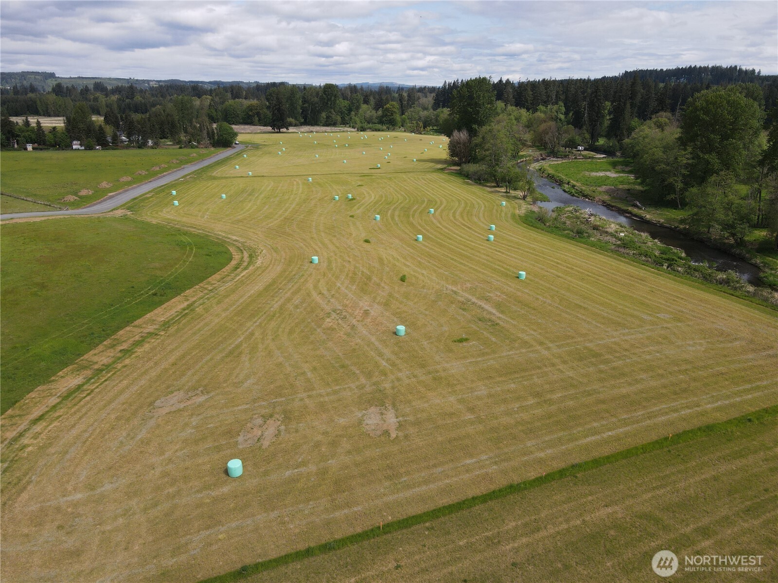 116 Anglers Lane Chehalis, WA 98532 - Photo 10 of 27 a view of an outdoor space and tennis court