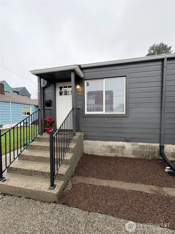 $3,250 | 838 Northwest 54th Street, Seattle, WA 98107