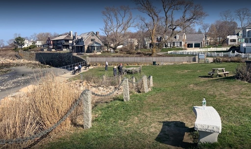 18 Smith Road Rockport, MA 01966 - Photo 25 of 28 a view of a lake with houses