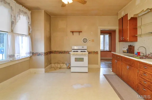 $1,000 | 516 South 16th Street, Belleville, IL 62220