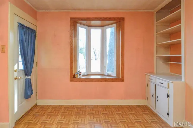 $1,000 | 516 South 16th Street, Belleville, IL 62220