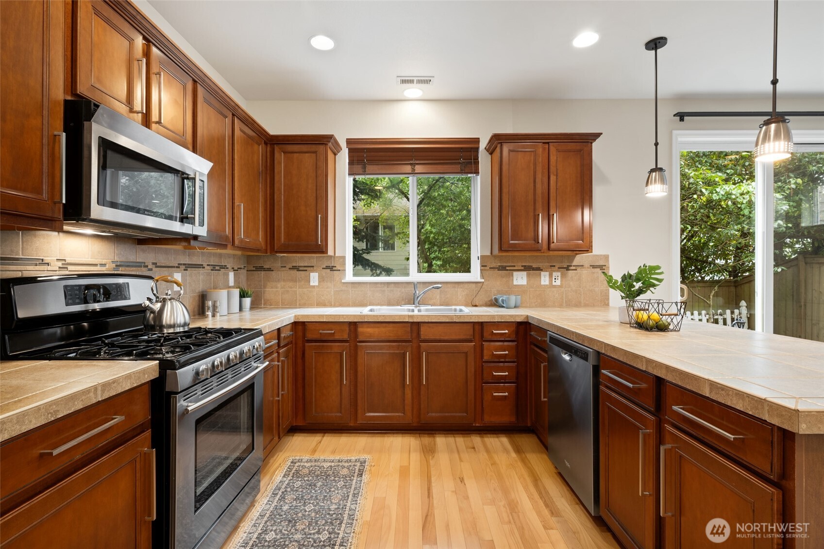 18024 29th Drive Southeast Bothell, WA 98012 - Photo 12 of 35 Gallery Image 12