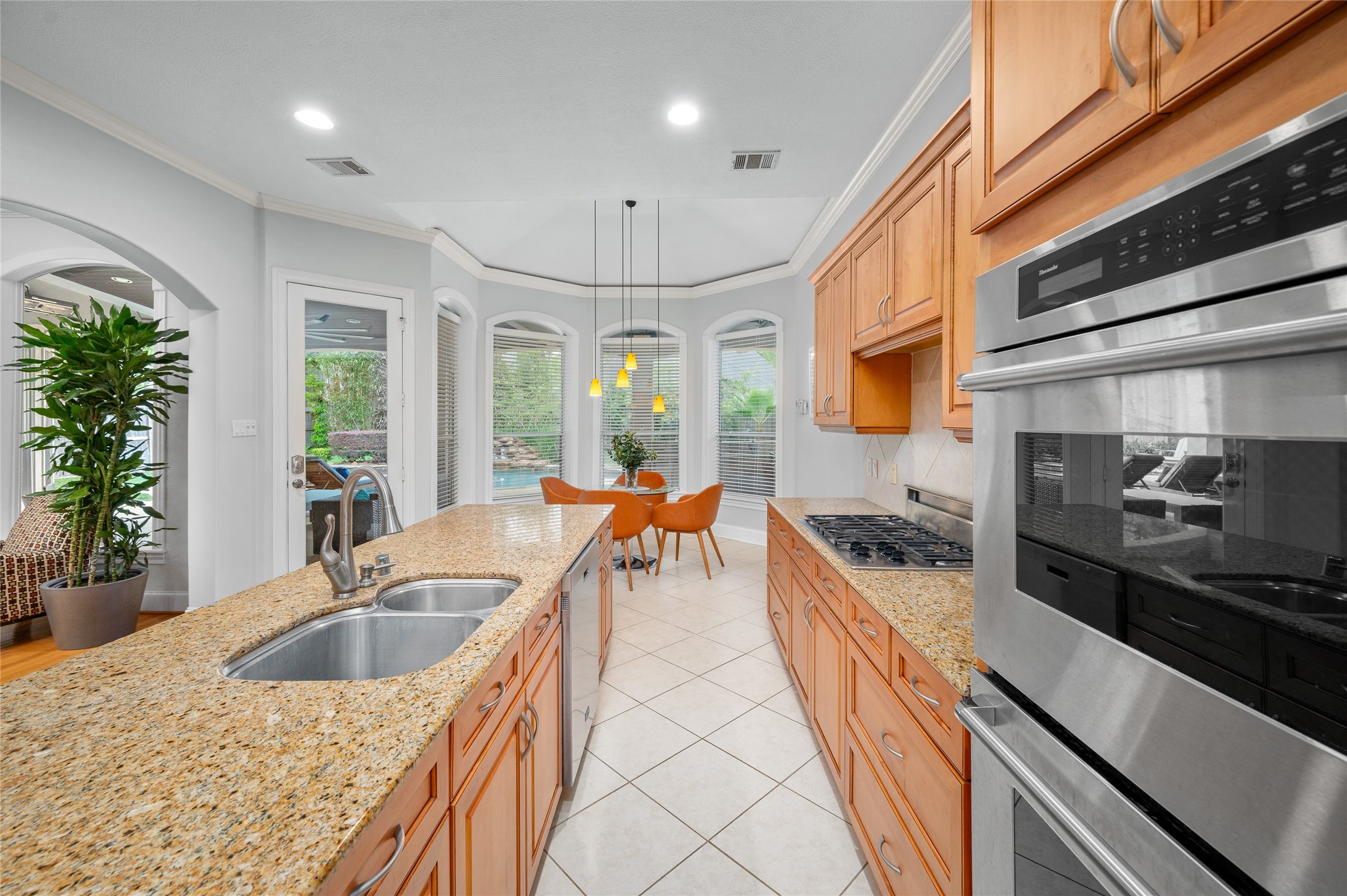 13622 Ashley Run Houston, TX 77077 - Photo 10 of 39 Plenty of light and view of the backyard