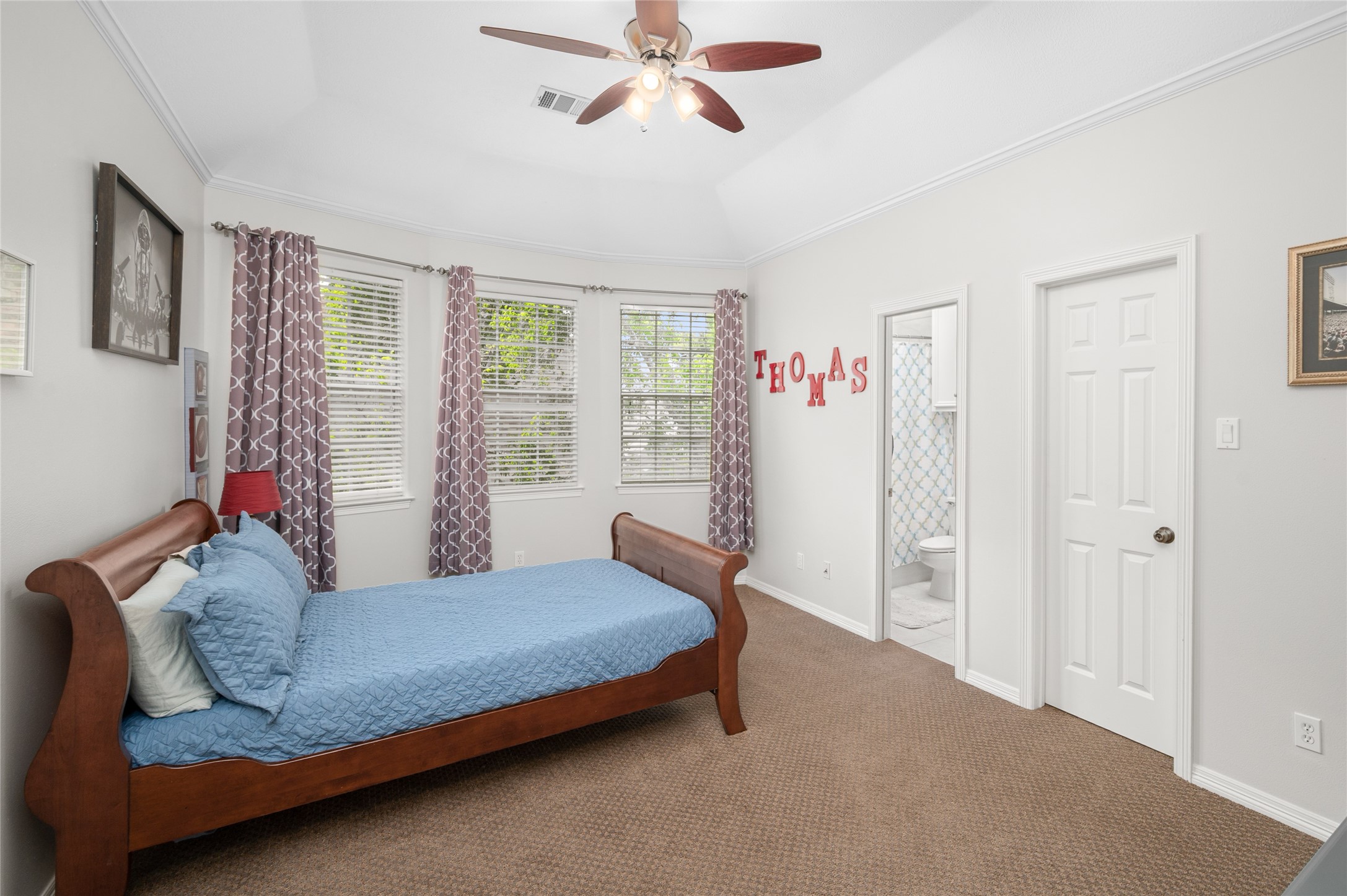 13622 Ashley Run Houston, TX 77077 - Photo 26 of 39 High ceilings in bedrooms