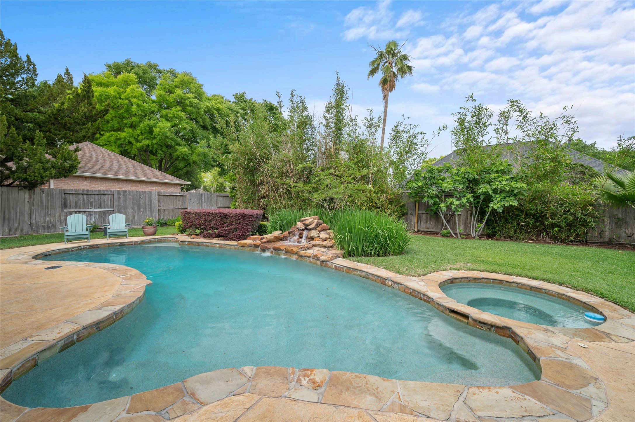 13622 Ashley Run Houston, TX 77077 - Photo 28 of 39 Beautiful pool with spa