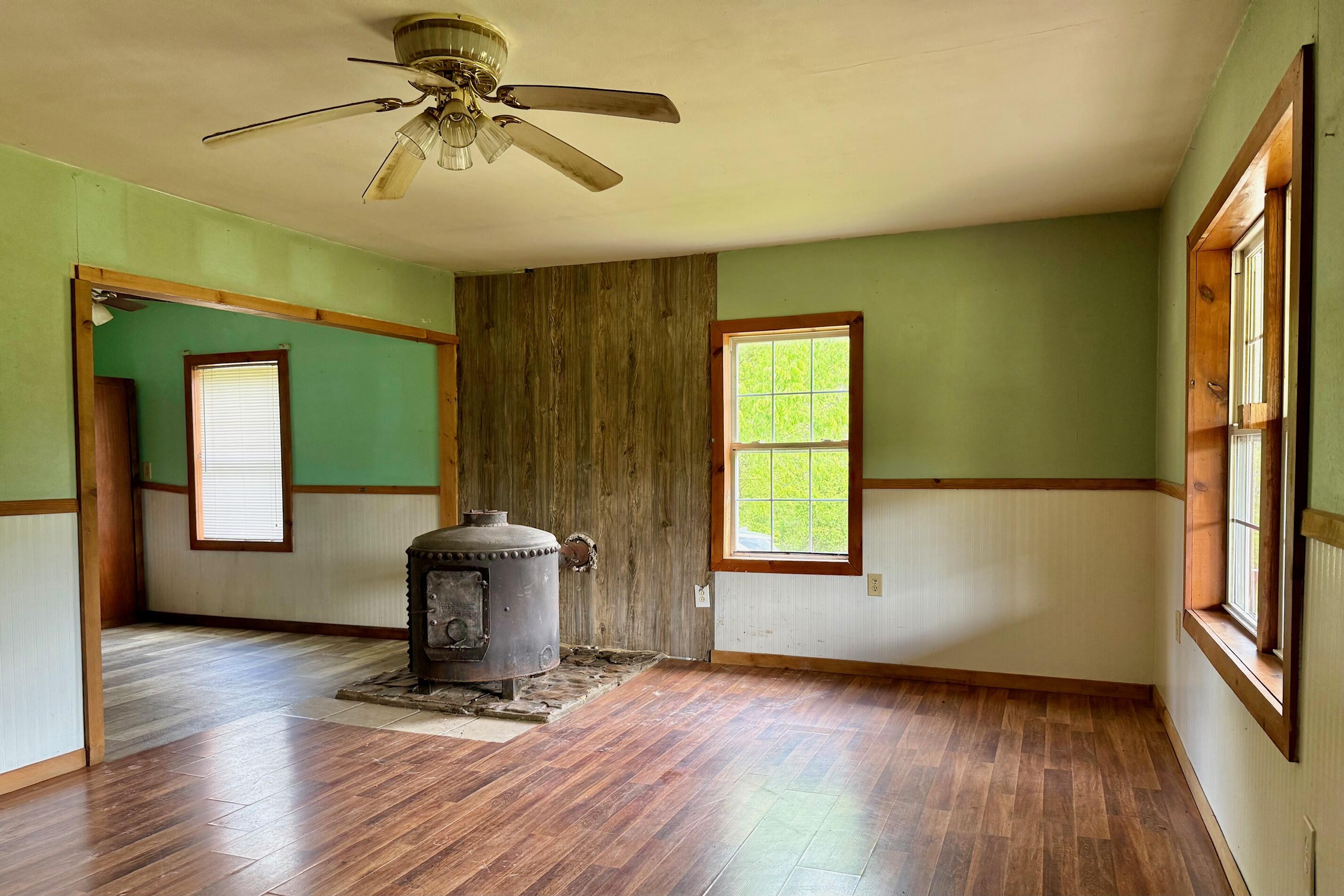 387 Old Fincastle Road Zoe, KY 41397 - Photo 5 of 76 IMG_3510
