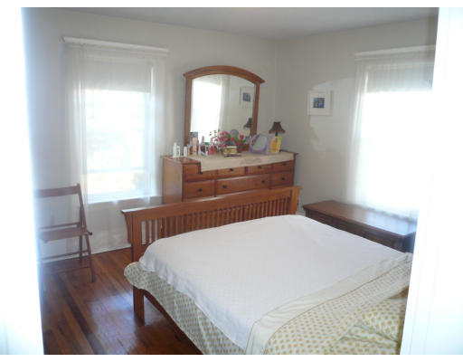 124 Russett Road Boston, MA 02132 - Photo 14 of 25 Gallery Image 14