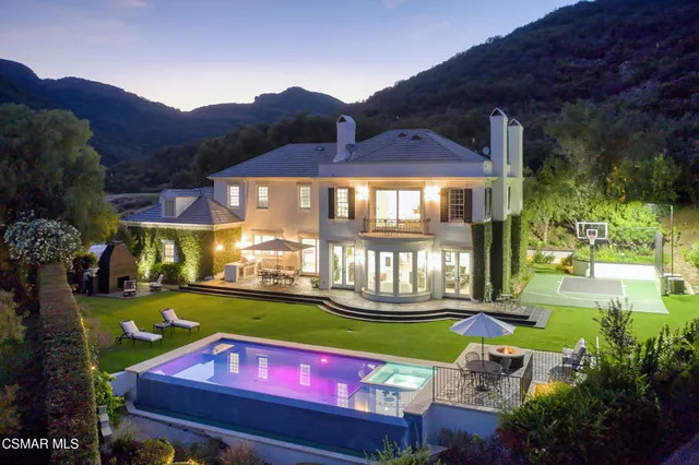 $5,749,000 | 508 West Stafford Road, Thousand Oaks, CA 91361