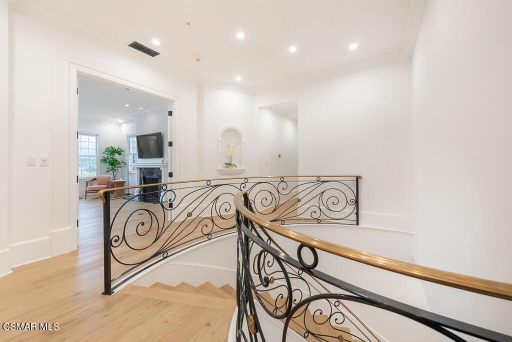 508 West Stafford Road Thousand Oaks, CA 91361 - Photo 22 of 35 a view of a room with gym equipment