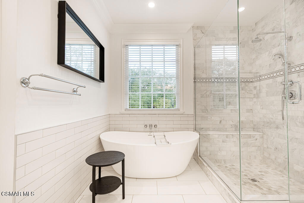 508 West Stafford Road Thousand Oaks, CA 91361 - Photo 28 of 35 a bathroom with a bathtub and next to a window