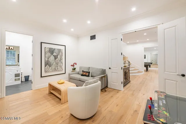 $5,749,000 | 508 West Stafford Road, Thousand Oaks, CA 91361