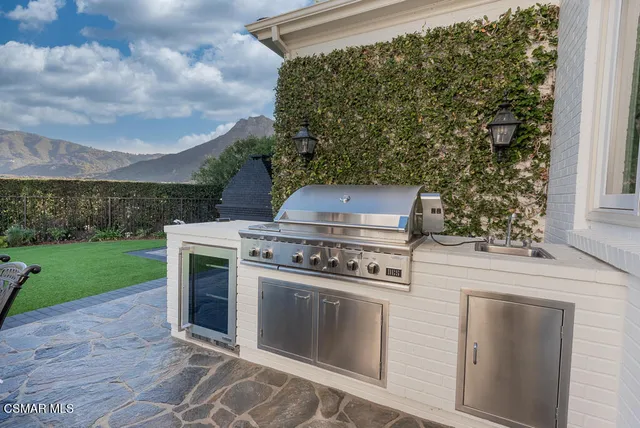 $5,749,000 | 508 West Stafford Road, Thousand Oaks, CA 91361