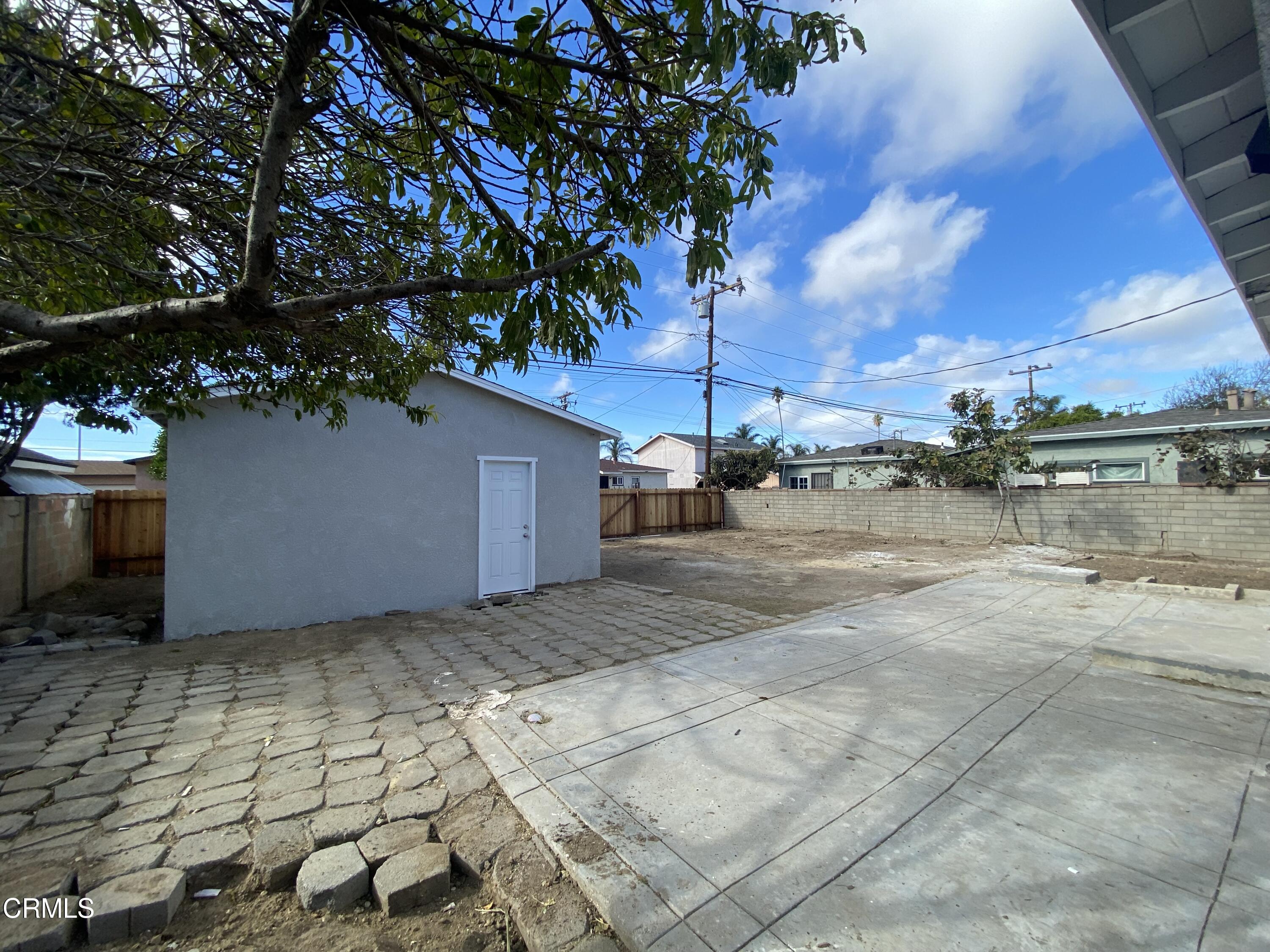 4931 Refsing Place Oxnard, CA 93033 - Photo 7 of 16 a view of a yard