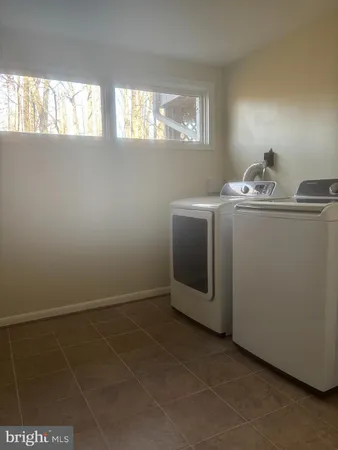 a view of utility room
