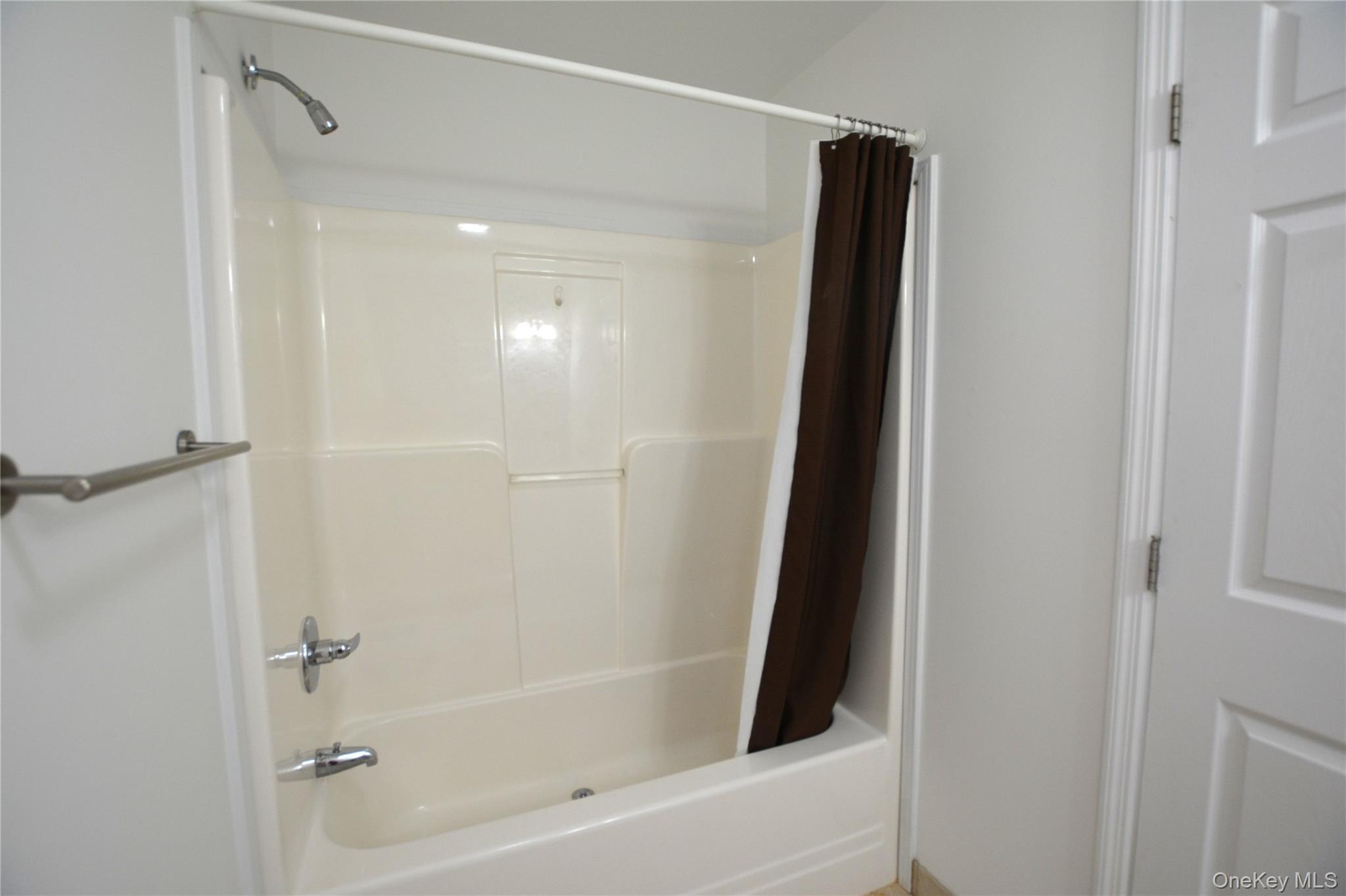 1661 Old Country Road, Unit 516 Riverhead, NY 11901 - Photo 14 of 24