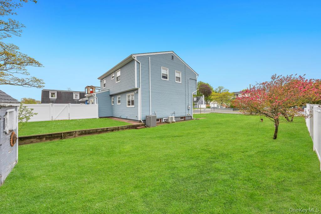 25 Gould Road Centereach, NY 11720 - Photo 3 of 47