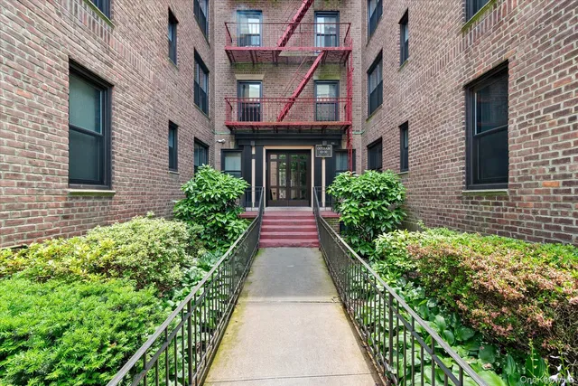 $350,000 | 83-30 98th Street, Unit 5A | Forest Park