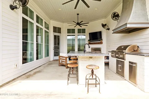 $645,000 | 339 Bozeman Trail, Scott, LA 70583