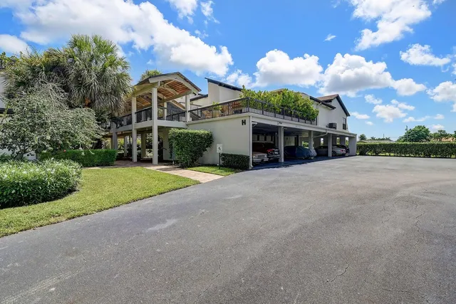 $3,850 | 830 Greensward Court, Unit 107H, Delray Beach, FL 33445