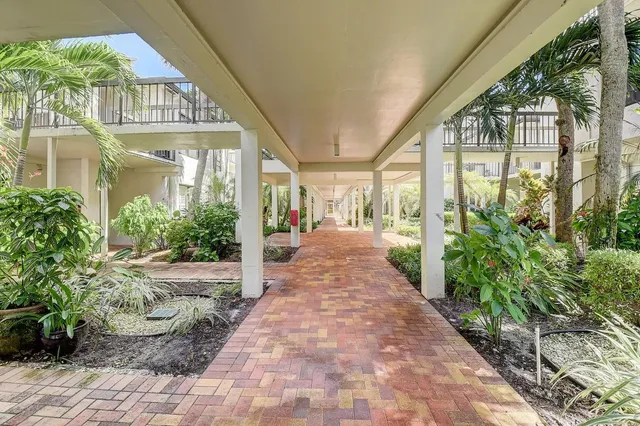 $3,850 | 830 Greensward Court, Unit 107H, Delray Beach, FL 33445