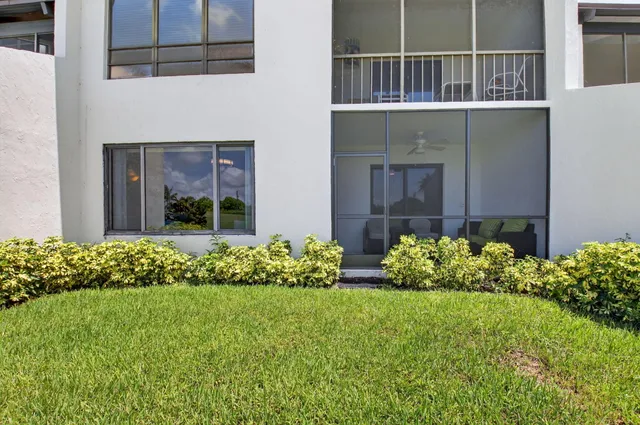 $3,850 | 830 Greensward Court, Unit 107H, Delray Beach, FL 33445