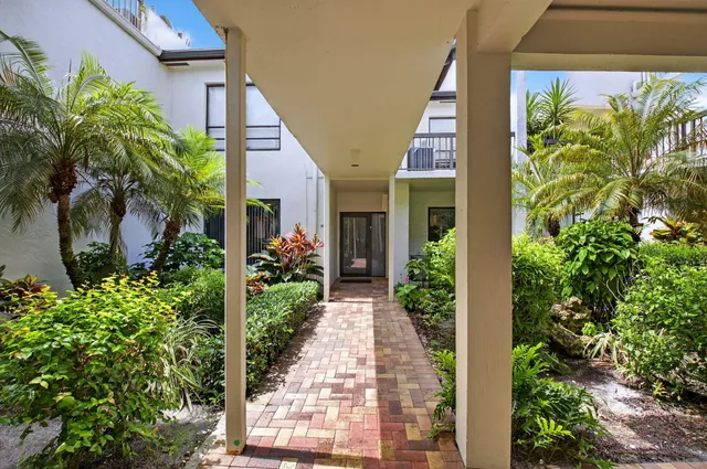 $3,850 | 830 Greensward Court, Unit 107H, Delray Beach, FL 33445