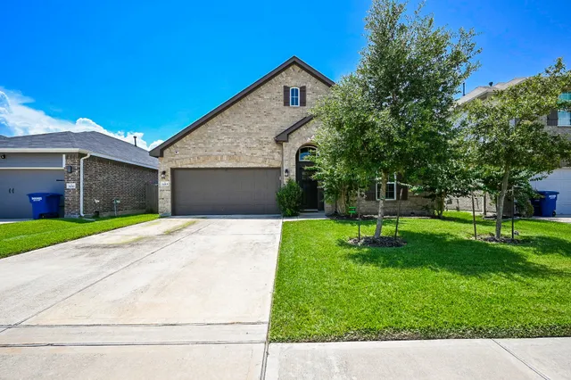 $295,000 | 14315 Alberta Spruce Lane, Crosby, TX 77532