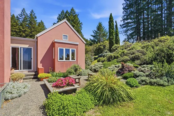 $1,795,000 | 2045 Muniz Ranch Road, Jenner, CA 95450