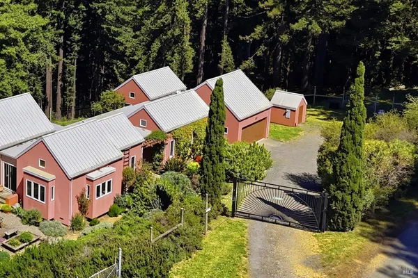 $1,795,000 | 2045 Muniz Ranch Road, Jenner, CA 95450