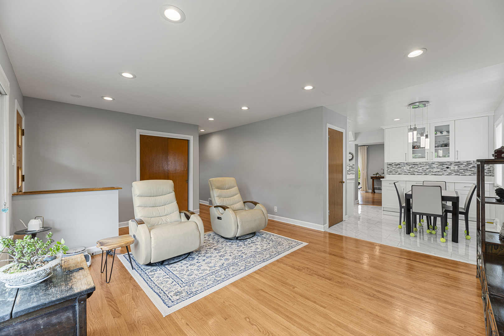 2232 Covert Road Glenview, IL 60025 - Photo 5 of 34