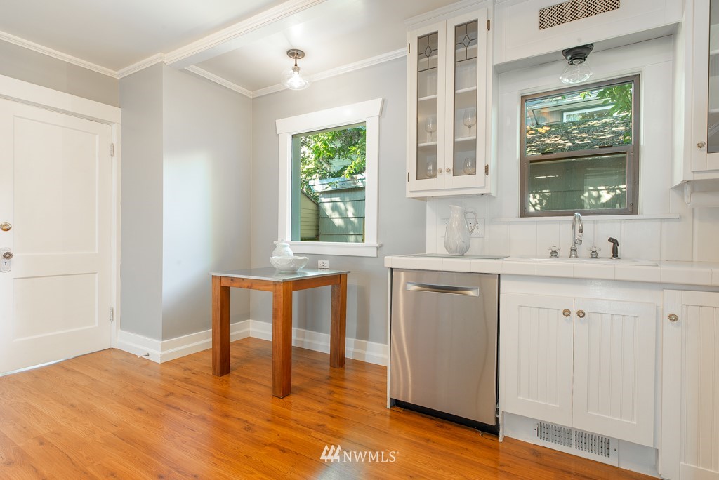 509 North 76th Street Seattle, WA 98103 - Photo 9 of 31 Gallery Image 9