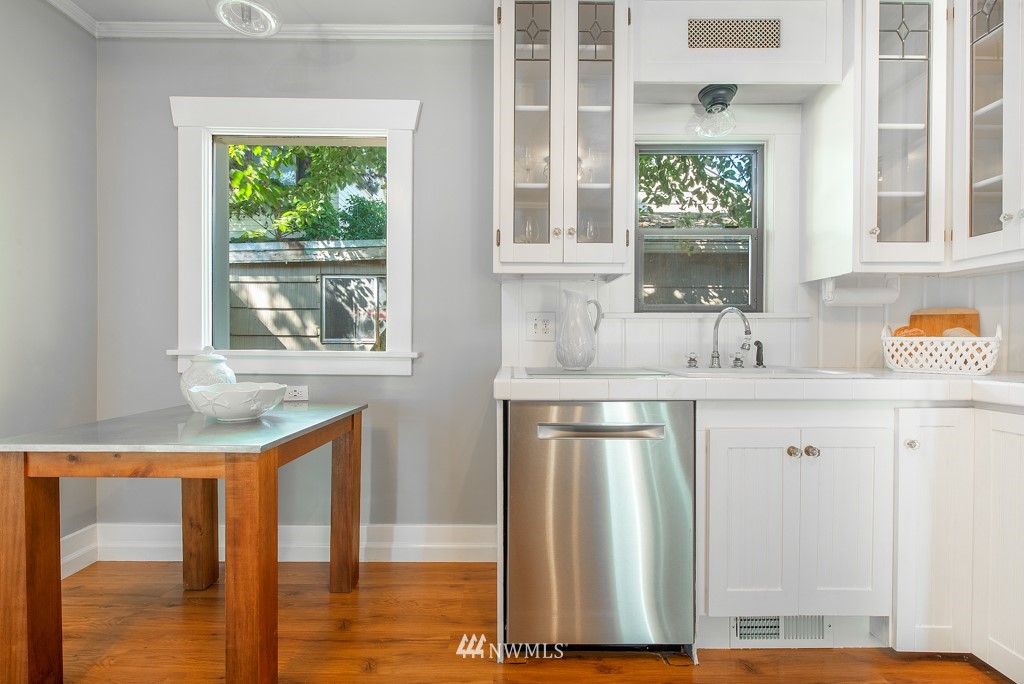 509 North 76th Street Seattle, WA 98103 - Photo 10 of 31 Gallery Image 10
