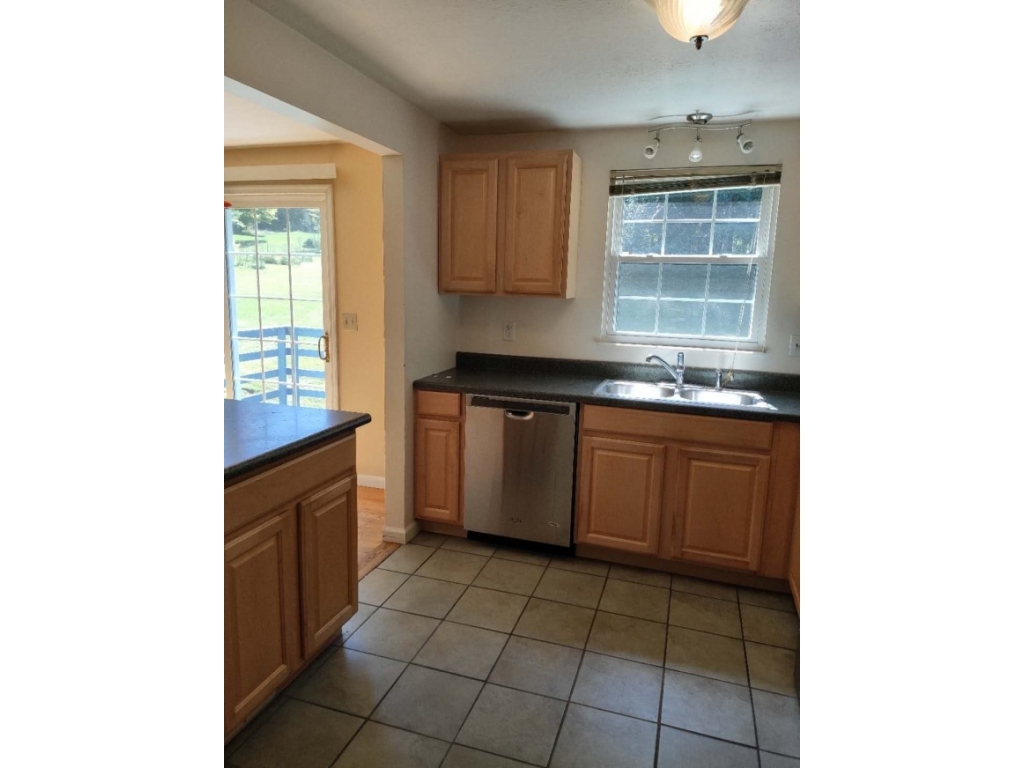 3216 Burris Road Vestal, NY 13850 - Photo 8 of 16 Gallery Image 8