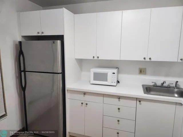 $1,500 | 5830 Northwest 64th Avenue, Unit 209, Fort Lauderdale, FL 33319