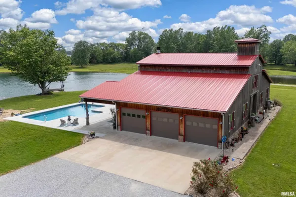 $669,000 | 1717 Marion Street, Carterville, IL 62918